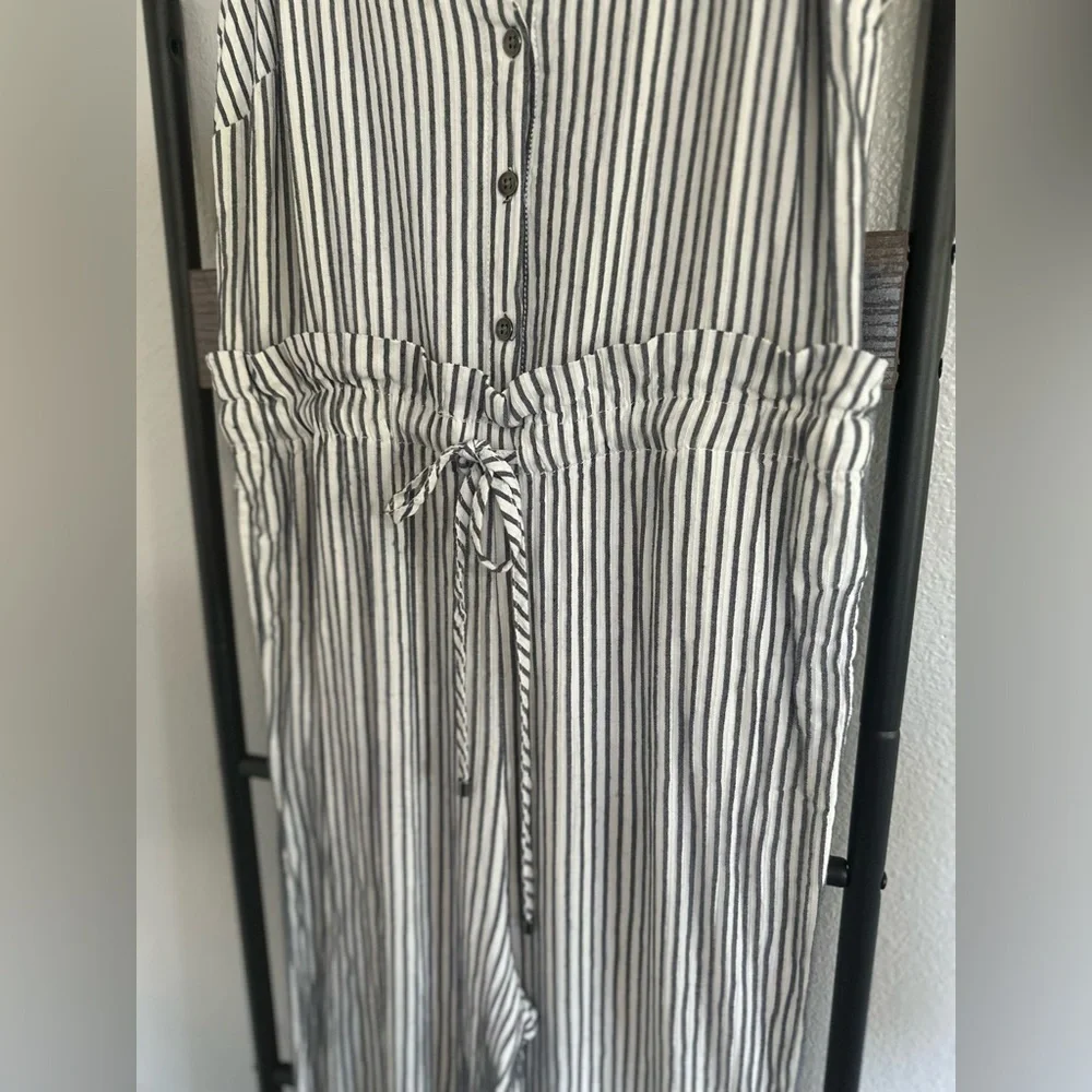 Splendid Crosshatch Linen Natural/Navy Stripes with Tie Waist Jumpsuit. Large. - Picture 12 of 14